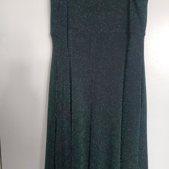 NWOT Socialite green and black sparkle spaghetti strap dress with inside lining. - Picture 9 of 11